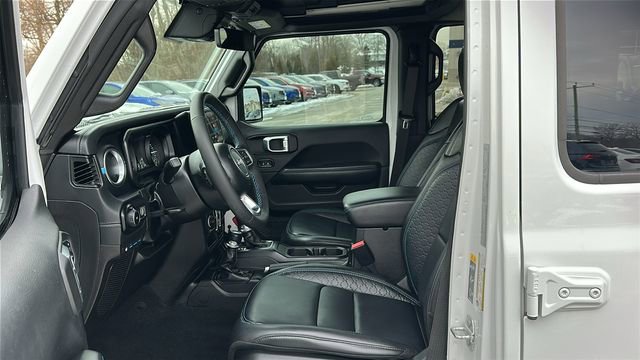 Used 2024 Jeep Wrangler High Altitude image 10