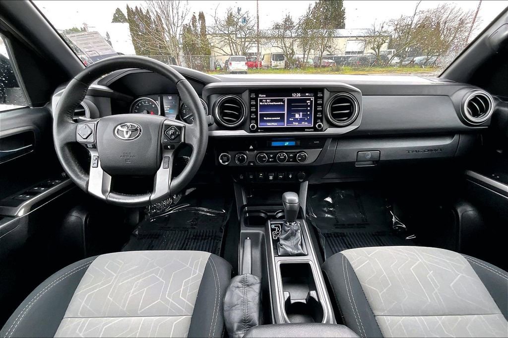 Used 2021 Toyota Tacoma TRD Off-Road w/ Technology Package image 17