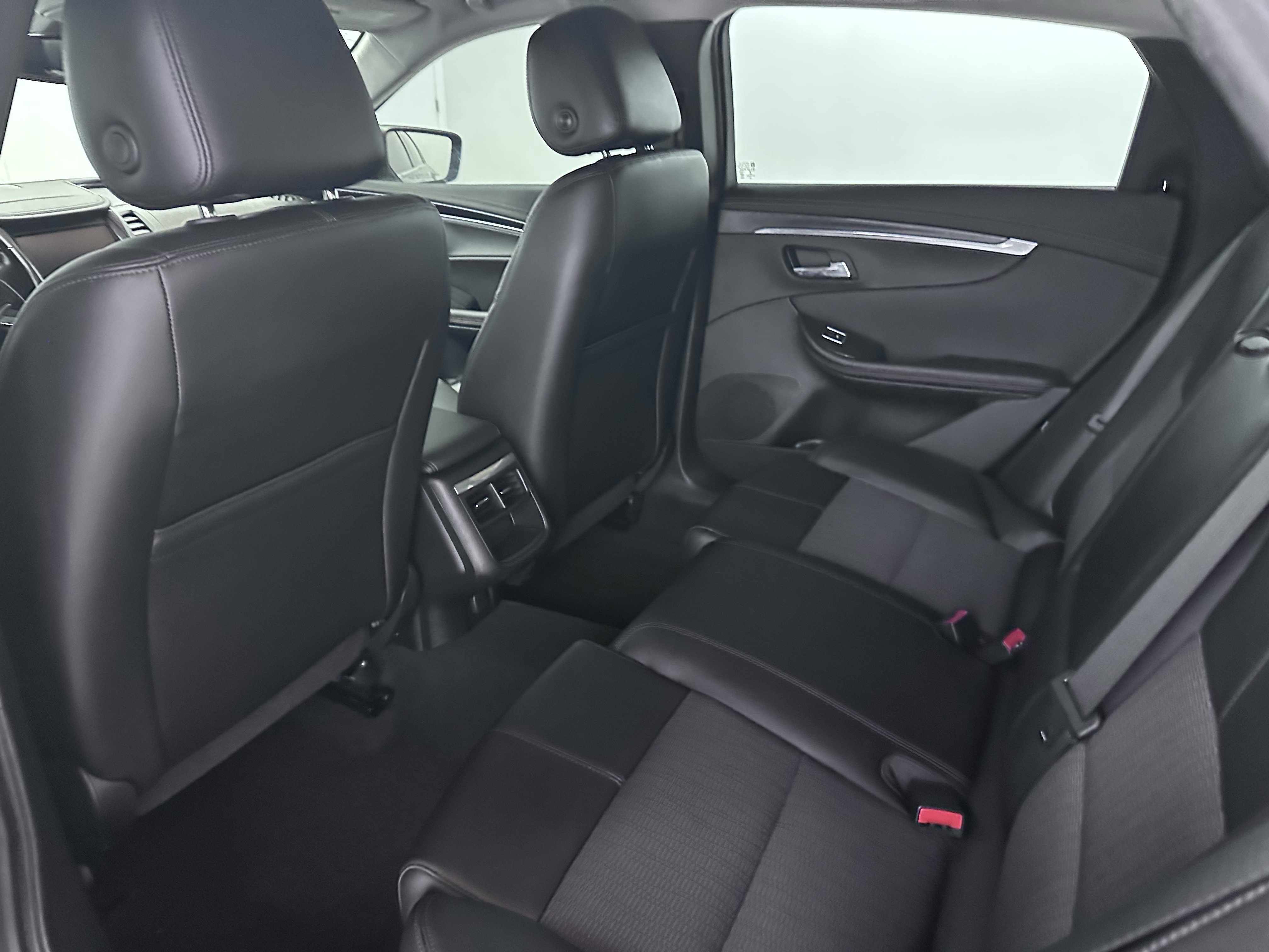Used 2017 Chevrolet Impala LT w/ Convenience Package FWD image 24