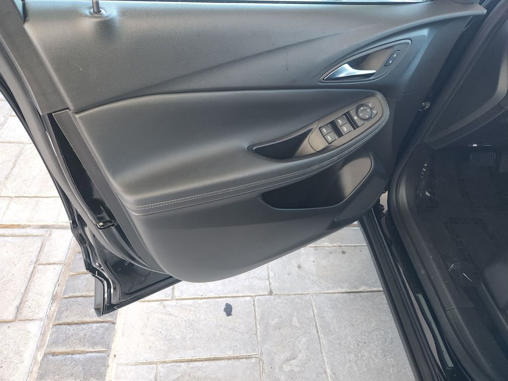 Used 2025 Buick Encore GX Preferred image 27