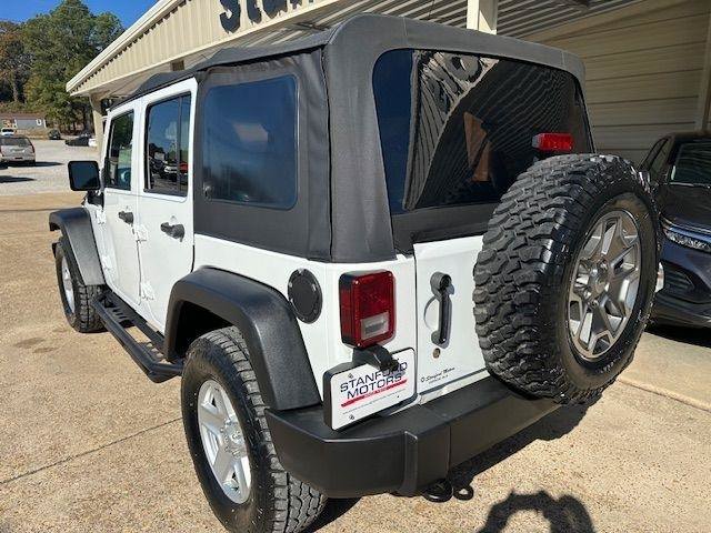 Used 2016 Jeep Wrangler Unlimited Rubicon w/ Connectivity Group AWD/4WD image 12