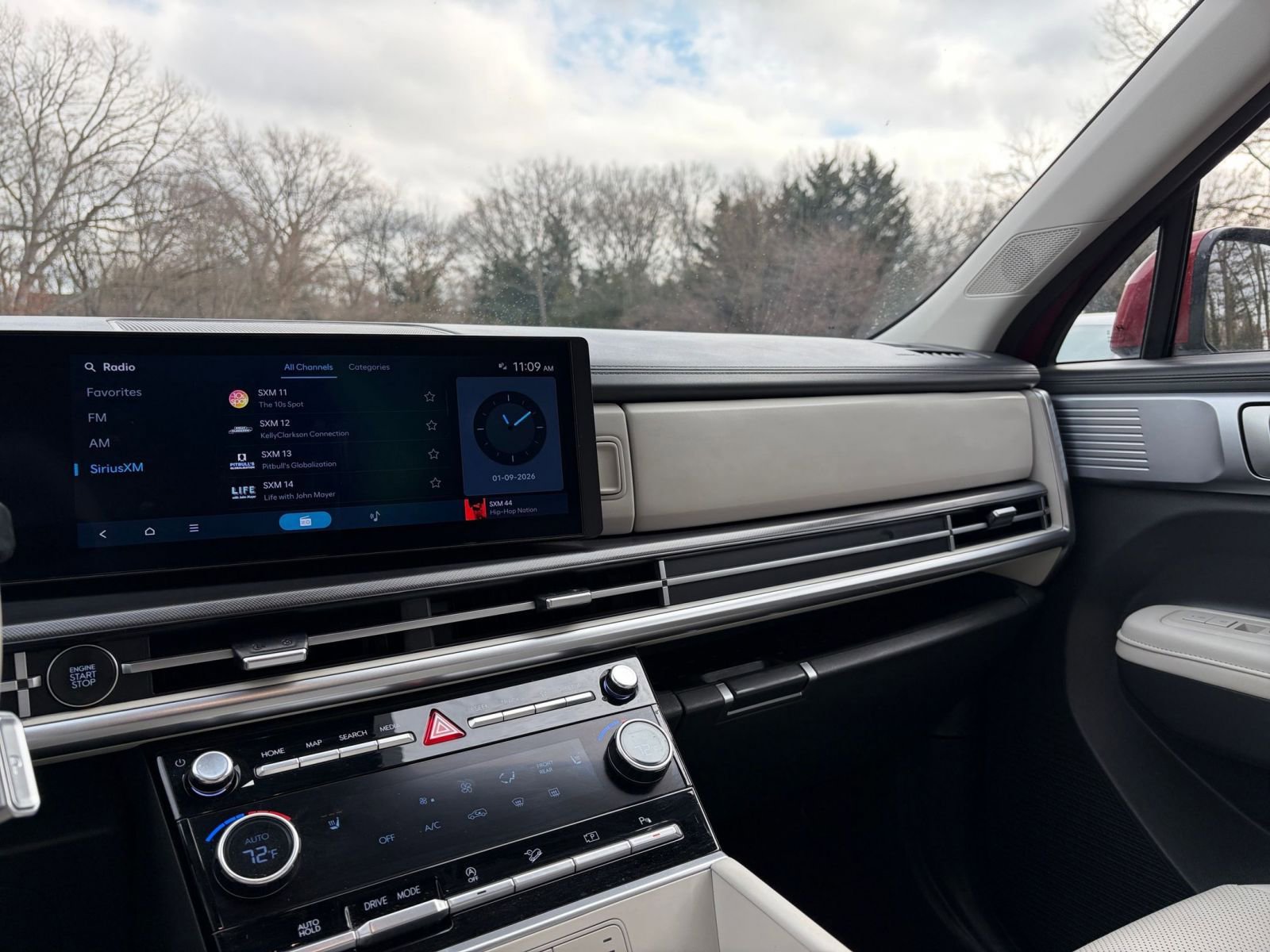 Used 2025 Hyundai Santa Fe SEL image 36