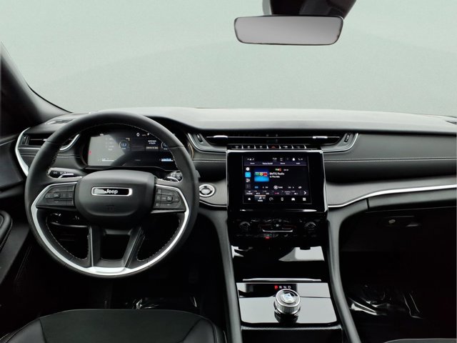 New 2025 Jeep Grand Cherokee L Altitude image 13