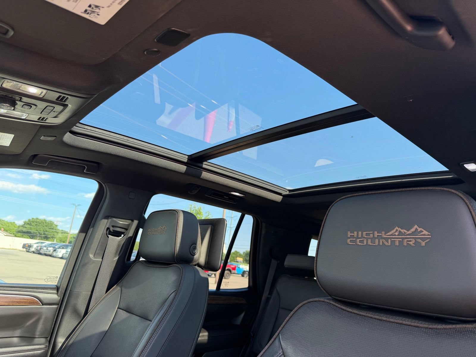 Used 2021 Chevrolet Tahoe High Country w/ Premium Package RWD image 21