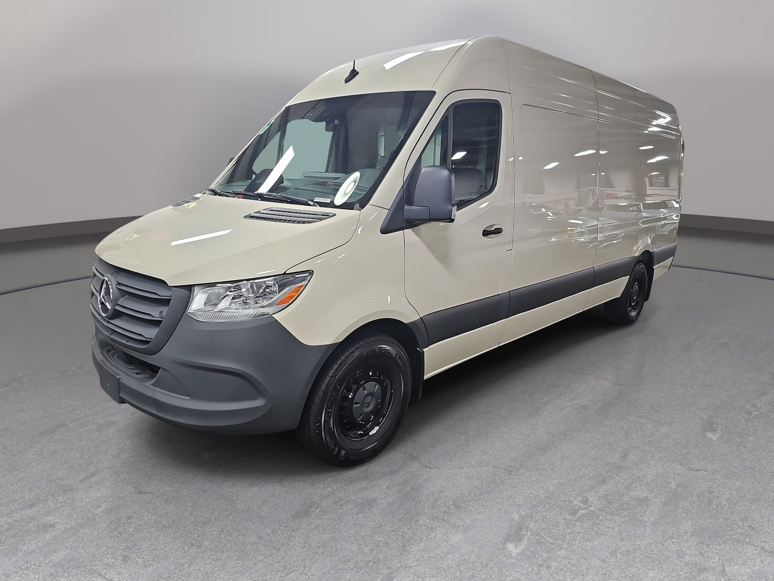 Used 2025 Mercedes-Benz Sprinter 2500 image 1