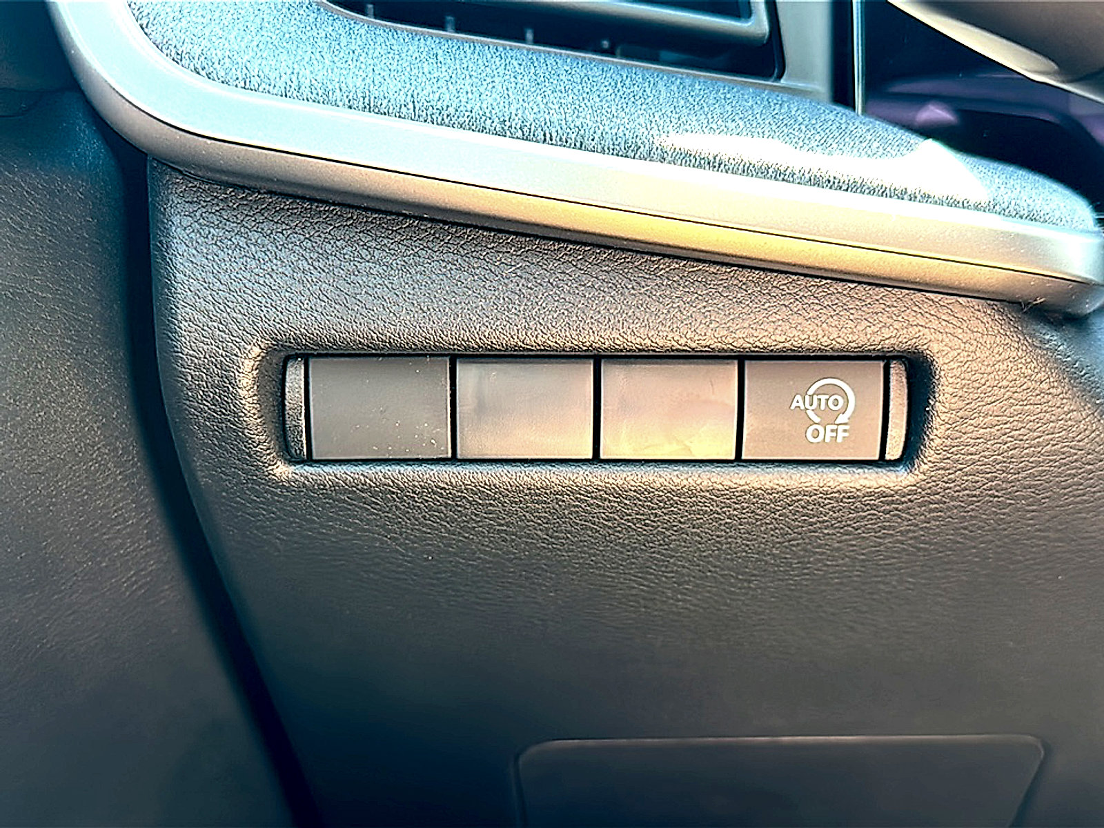 New 2026 Nissan Kicks SV w/ SV Premium Package image 17