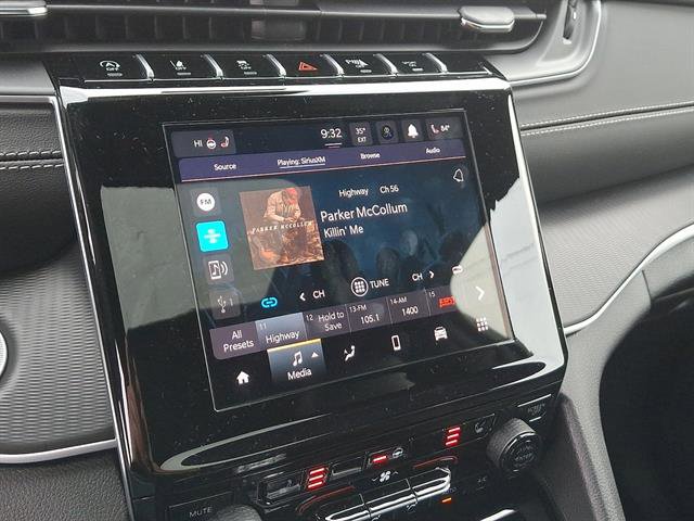 New 2025 Jeep Grand Cherokee Altitude image 14