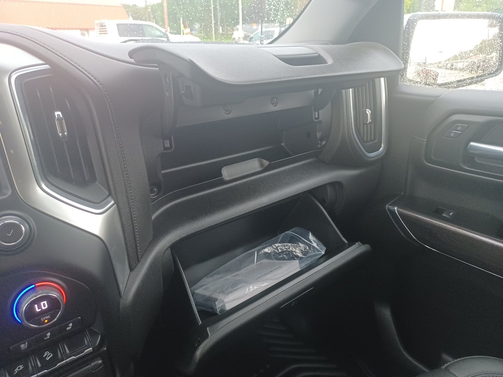 Used 2022 Chevrolet Silverado 1500 LTZ w/ Z71 Off-Road Package AWD/4WD image 25