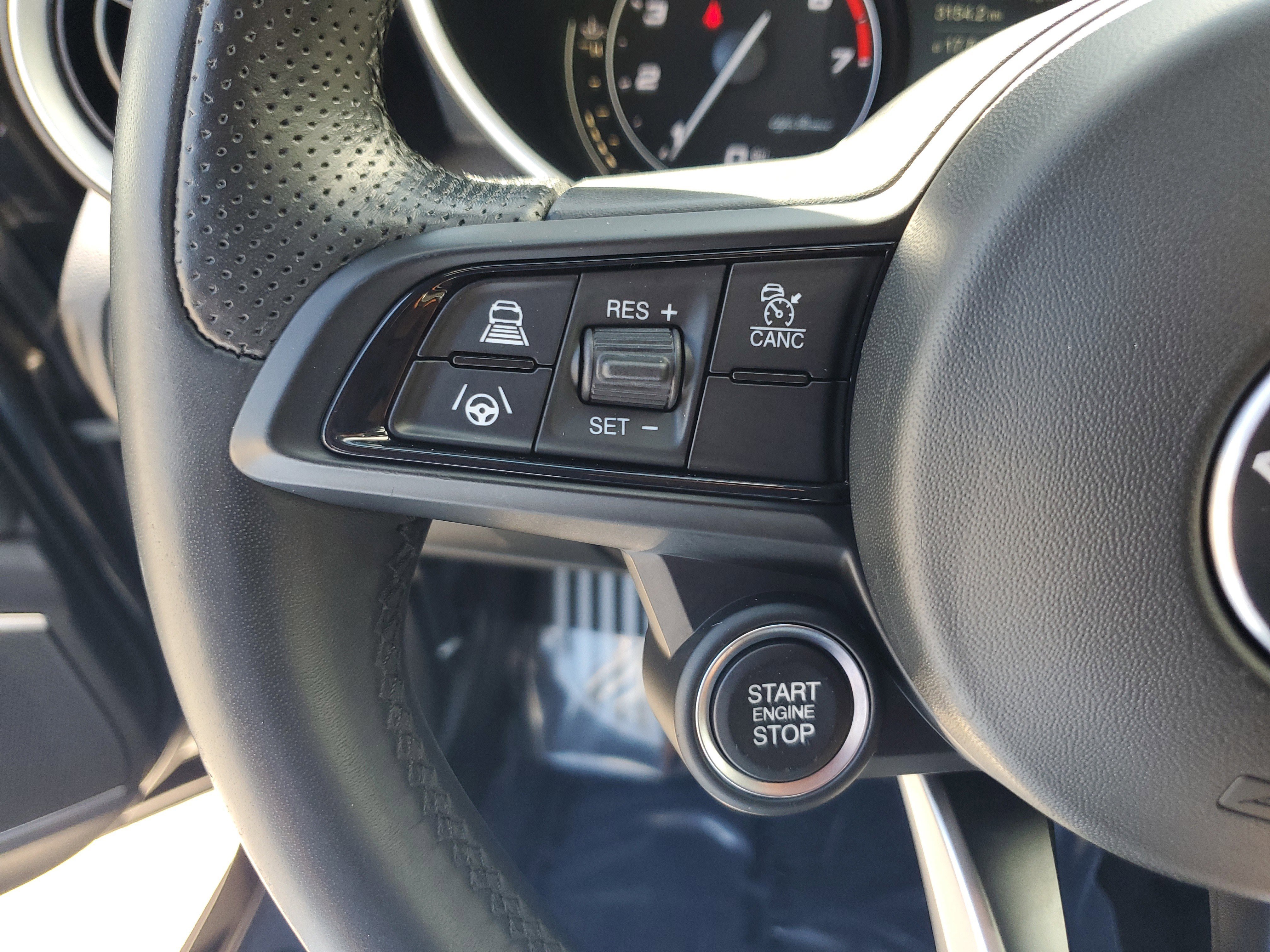 Used 2022 Alfa Romeo Giulia Ti w/ Active Assist Plus Package image 19