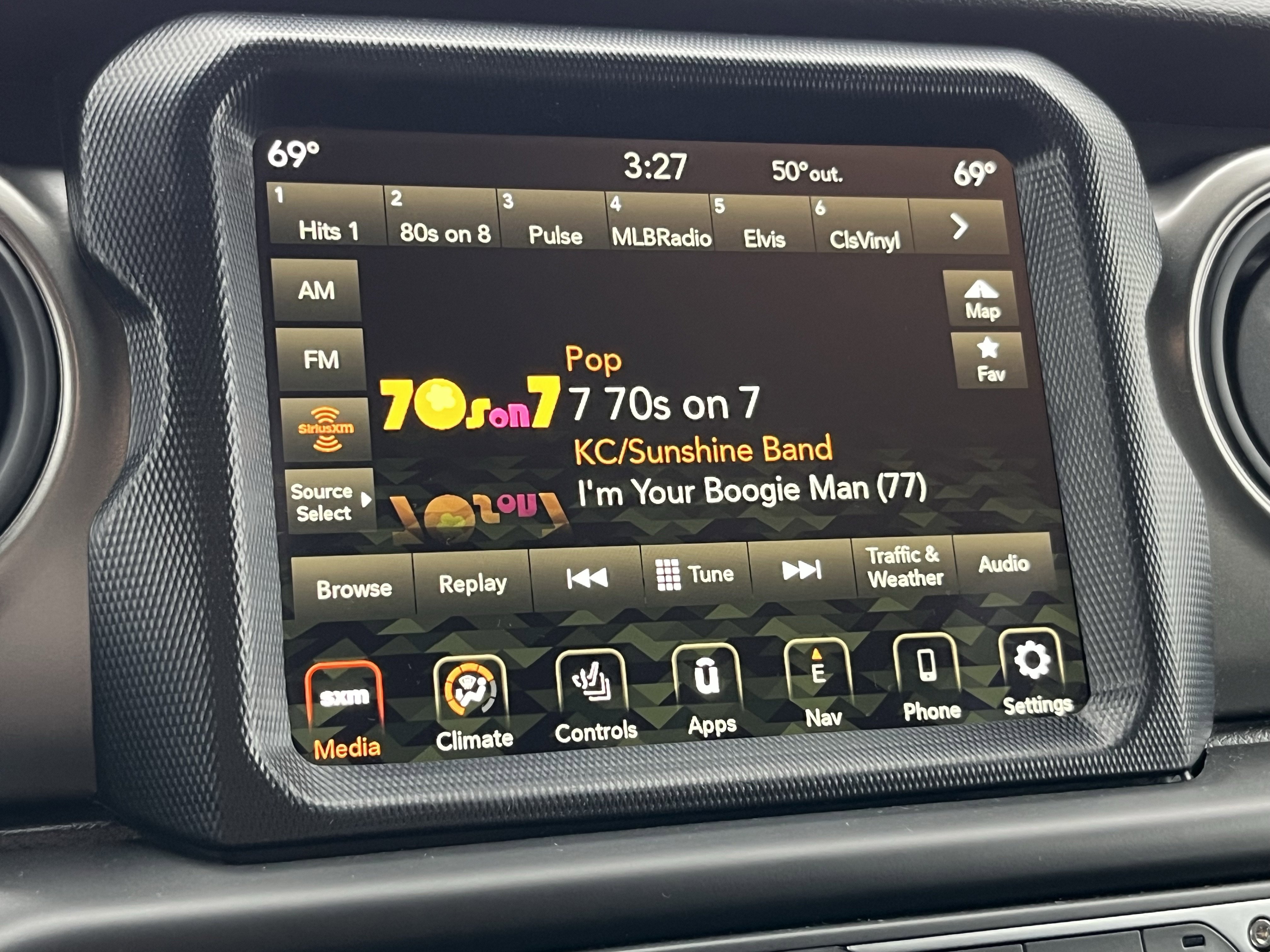 Used 2023 Jeep Wrangler Willys 4xe w/ Sun & Screen Package image 28