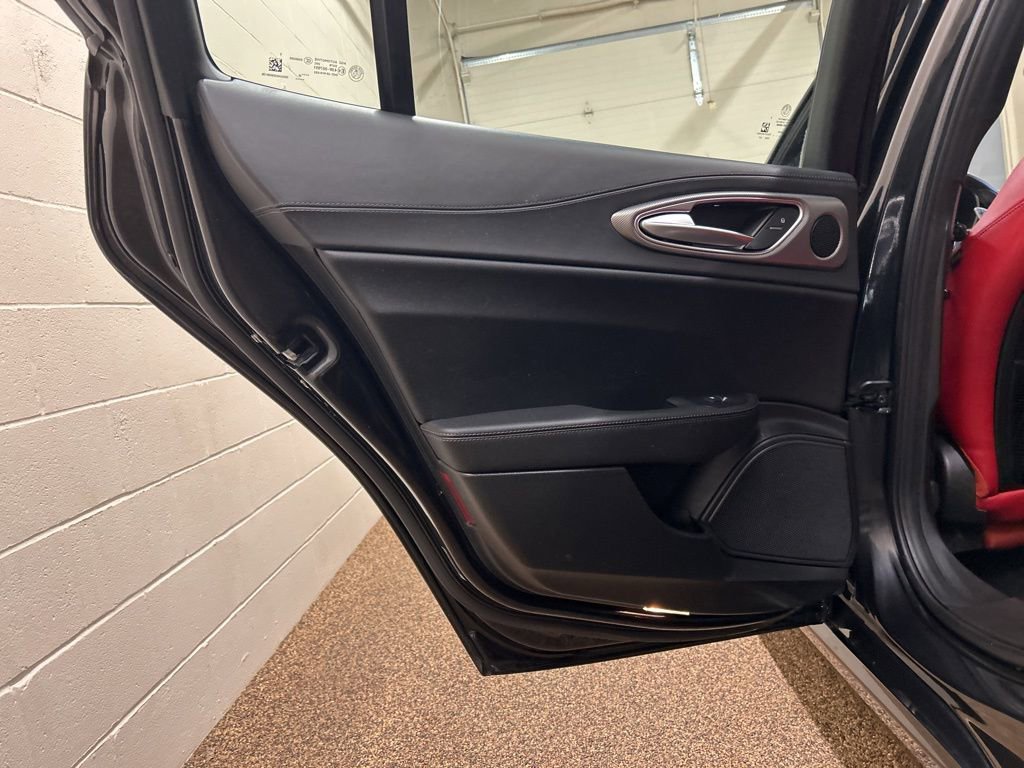 Used 2024 Alfa Romeo Giulia Veloce image 14