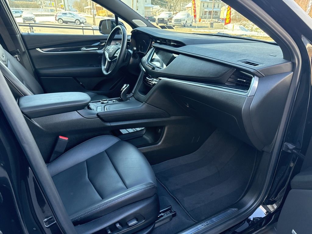 Used 2025 Cadillac XT5 Premium Luxury image 31