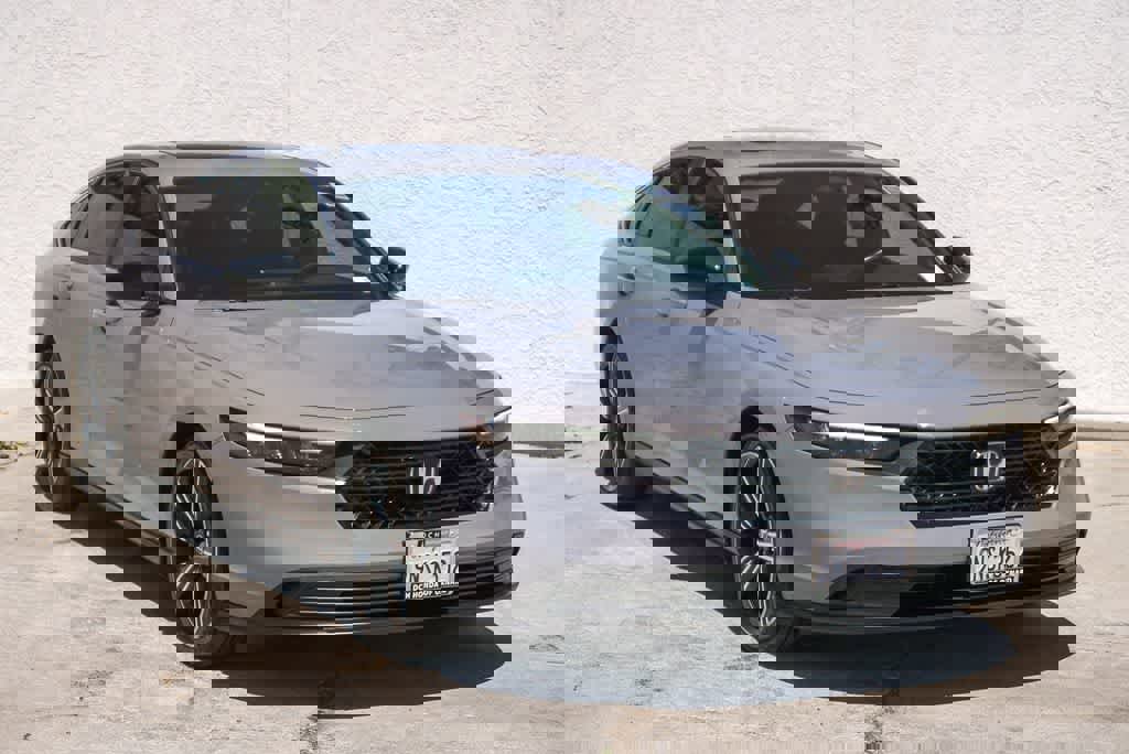 Used 2024 Honda Accord Sport image 3