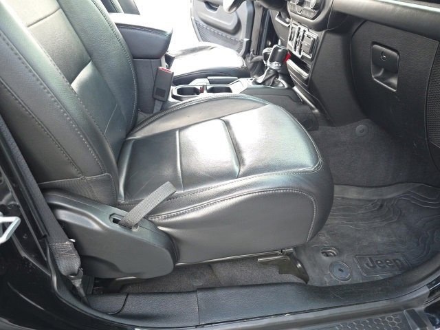 Used 2020 Jeep Wrangler Unlimited Sahara image 38