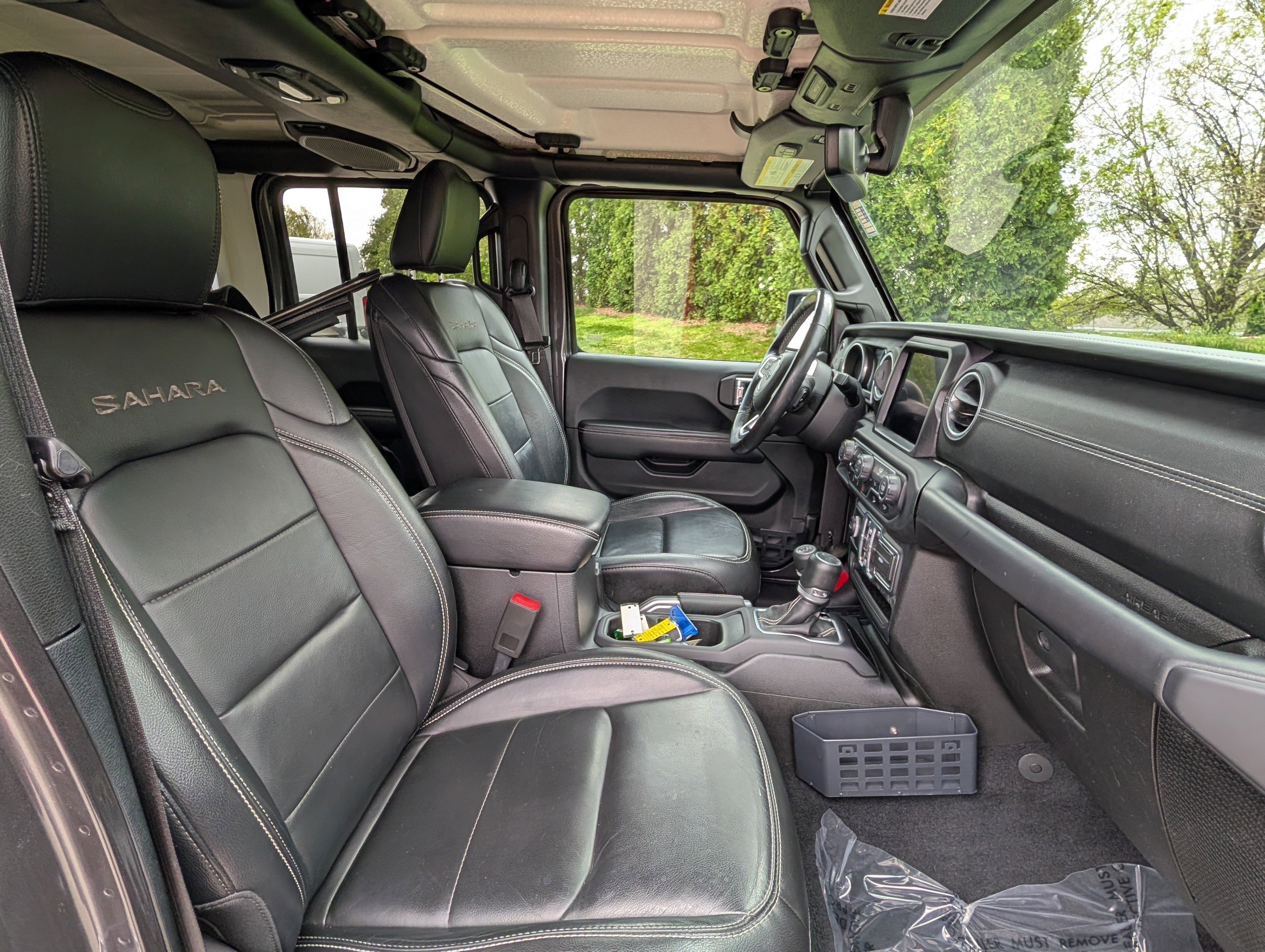 Used 2018 Jeep Wrangler Unlimited Sahara image 11