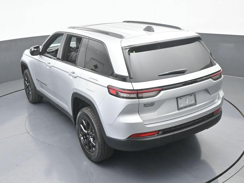 New 2025 Jeep Grand Cherokee Altitude image 43