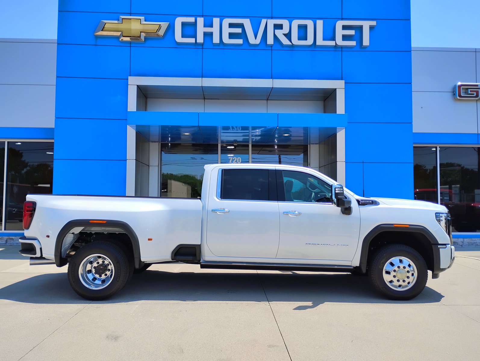 New 2026 GMC Sierra 3500 Denali Ultimate AWD/4WD image 5