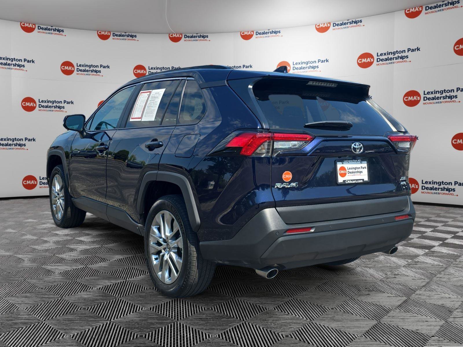 Used 2023 Toyota RAV4 XLE Premium AWD/4WD image 5