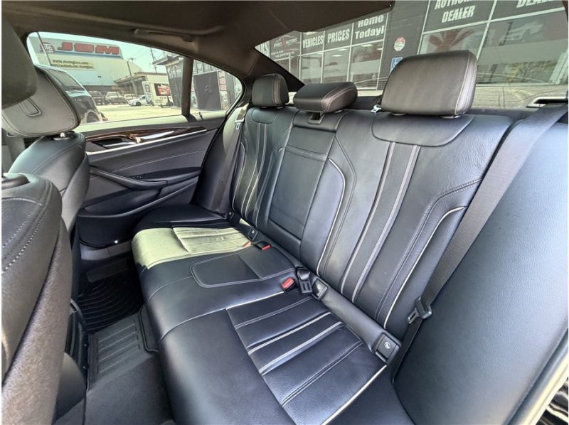 Used 2018 BMW 540i w/ Premium Package RWD image 22