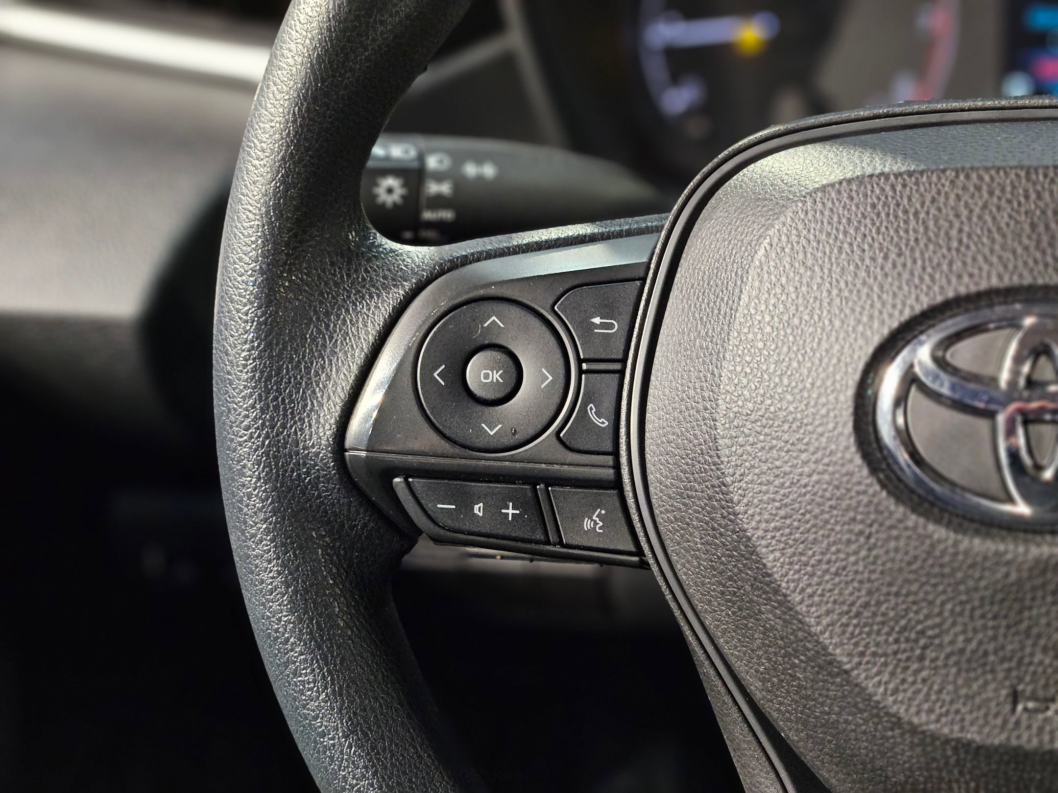 Used 2023 Toyota Corolla LE image 26