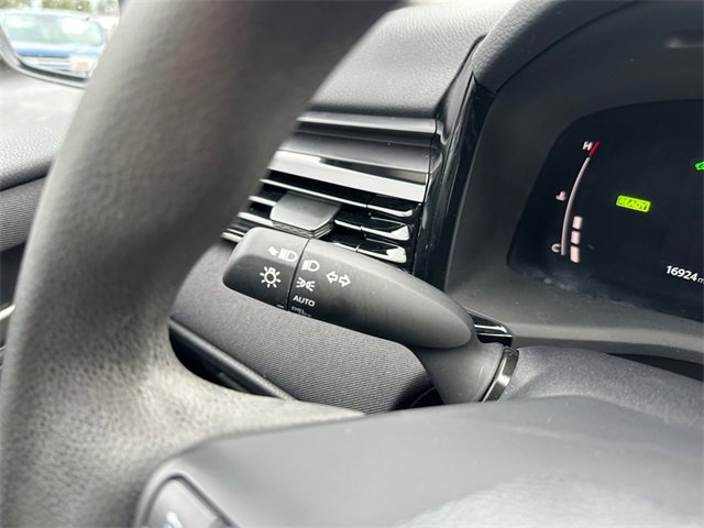 Used 2025 Toyota Camry LE image 24