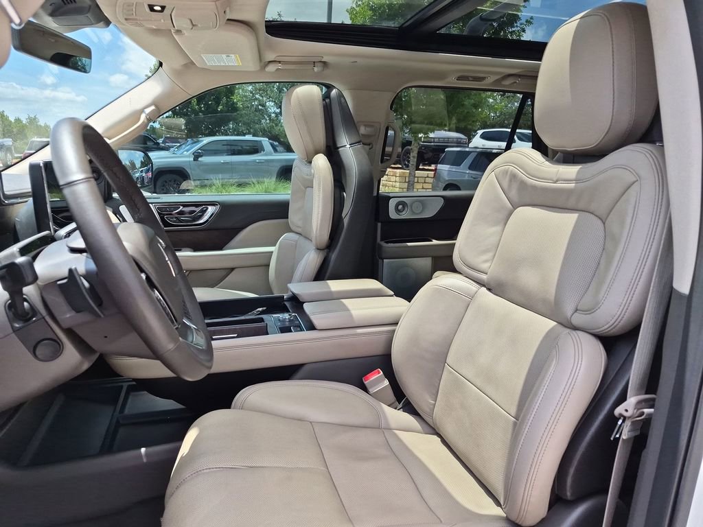 Used 2023 Lincoln Navigator Reserve AWD/4WD image 20