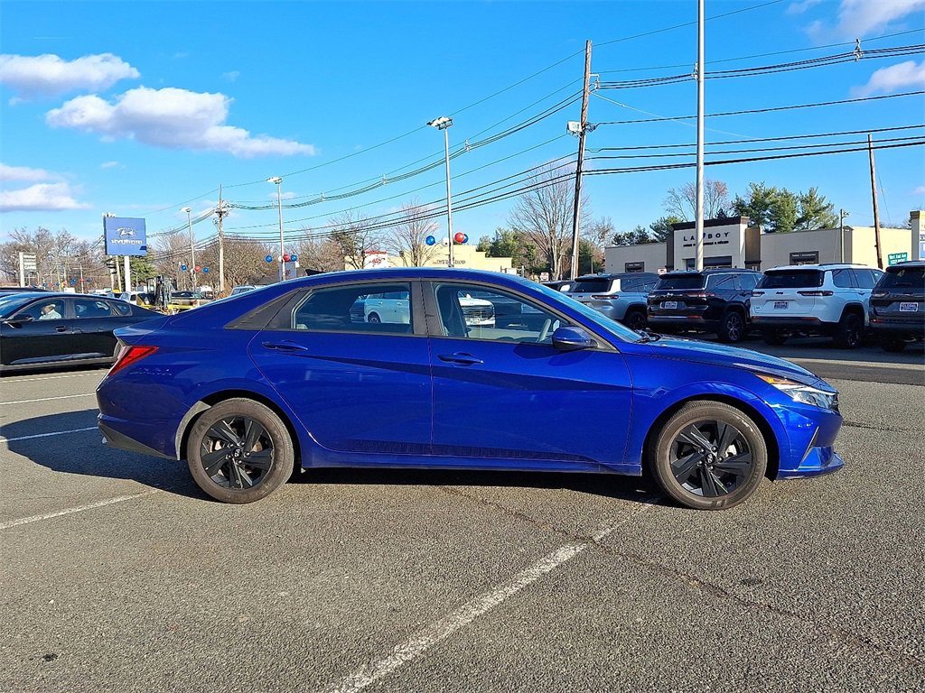 Used 2023 Hyundai Elantra SEL w/ Cargo Package image 8