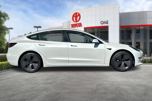 Used 2023 Tesla Model 3 Standard Range RWD image 3