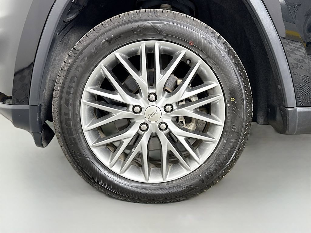 Used 2018 Jeep Grand Cherokee Limited image 30