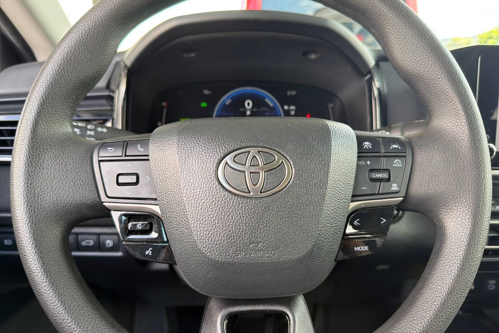 Used 2025 Toyota Camry LE FWD image 24