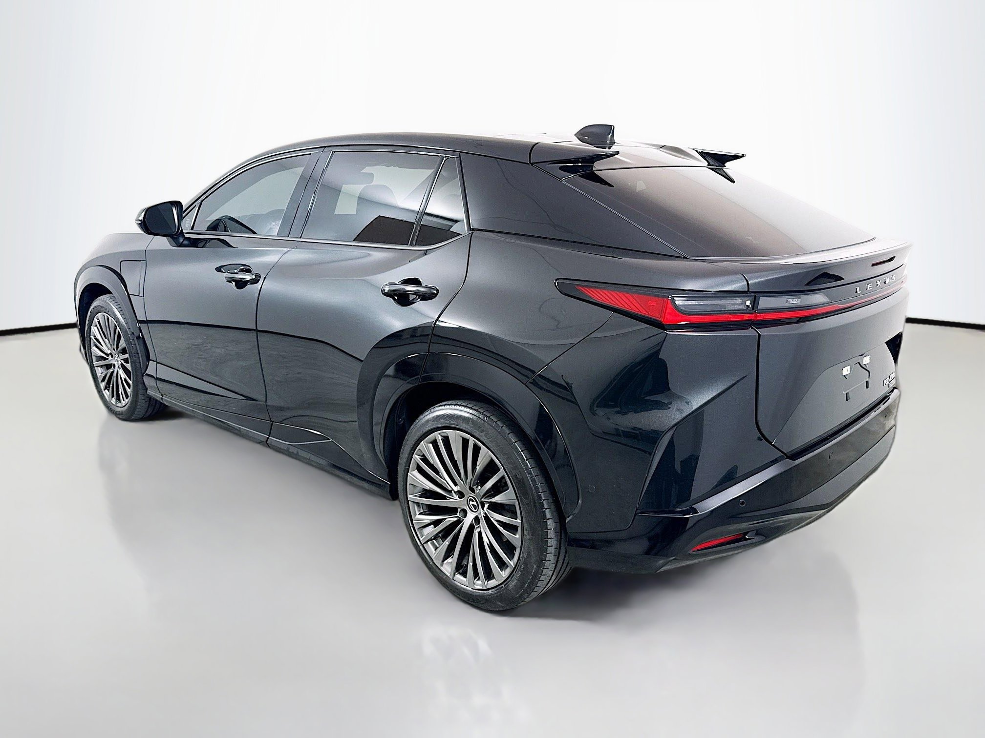 Used 2023 Lexus RZ 450e Premium w/ Accessory Package (2T) image 5