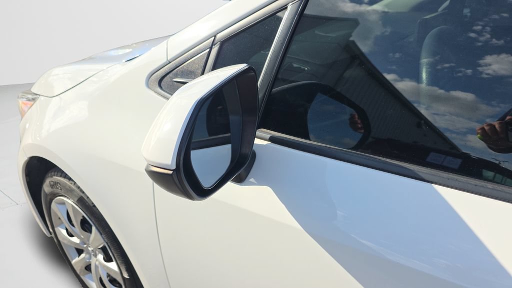 Used 2022 Toyota Corolla LE FWD image 11