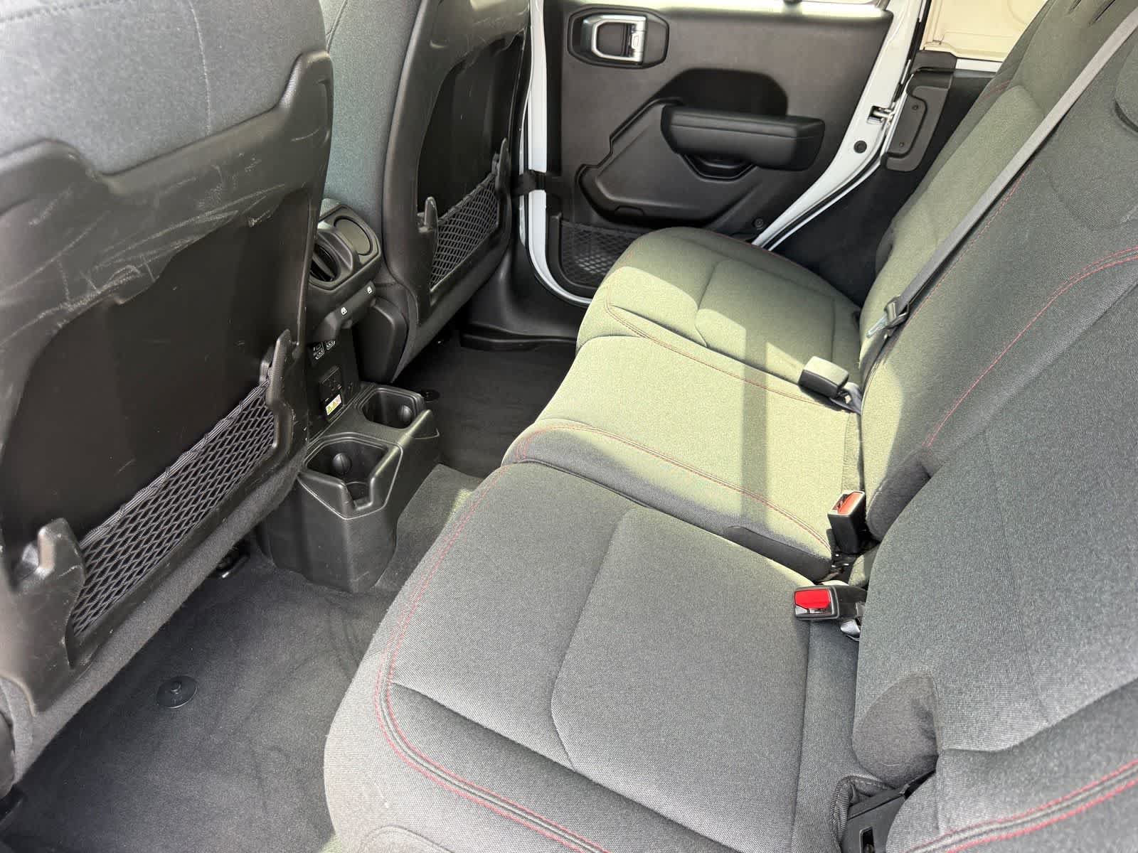 Used 2024 Jeep Wrangler Unlimited Rubicon AWD/4WD image 25