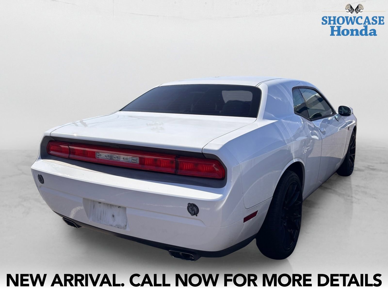 Used 2013 Dodge Challenger SXT RWD image 5
