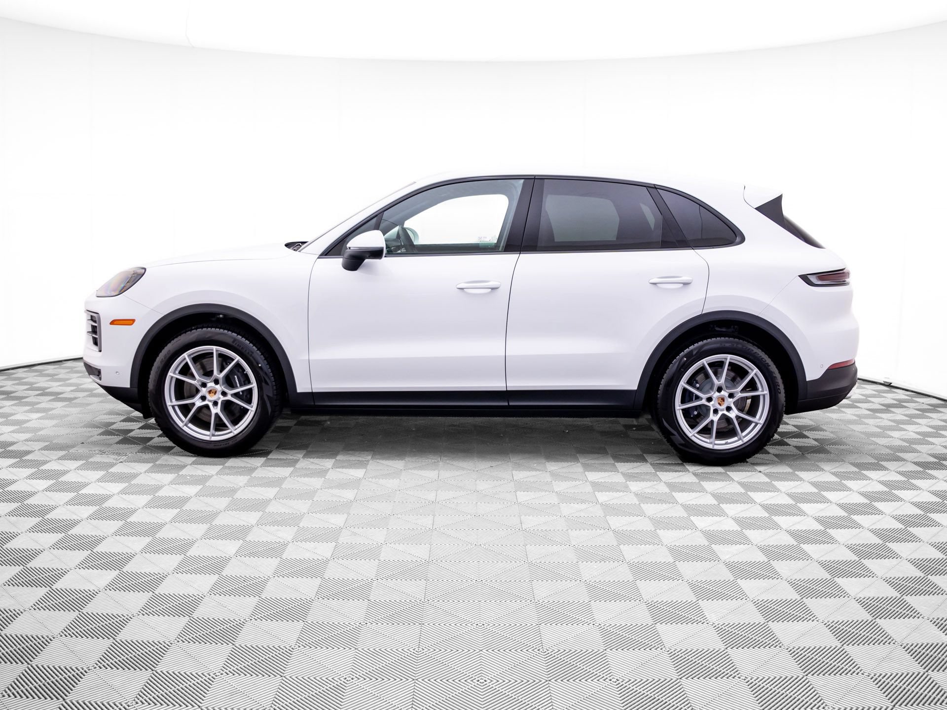 New 2026 Porsche Cayenne AWD/4WD image 2