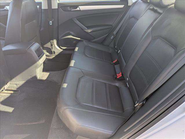 Used 2012 Volkswagen Passat 2.5 SE image 16