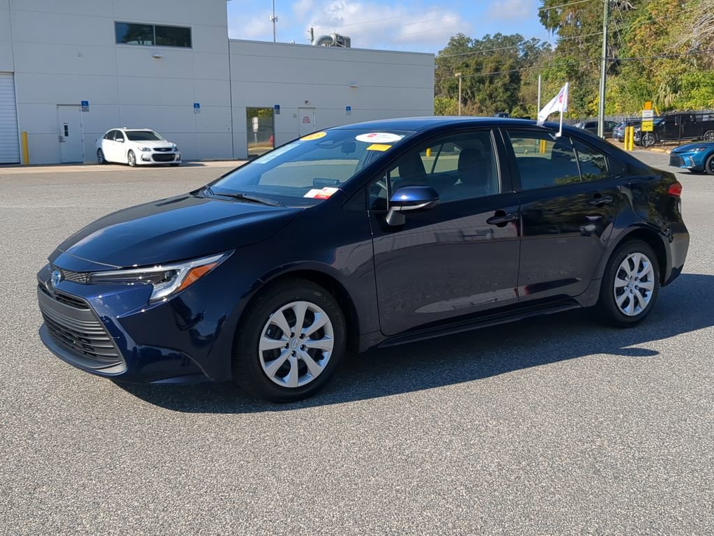 Used 2025 Toyota Corolla LE image 10