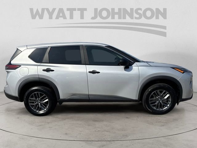 Used 2024 Nissan Rogue S FWD image 6