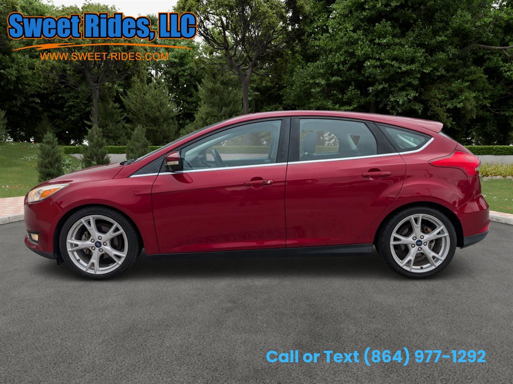 Used 2016 Ford Focus Titanium w/ Titanium Technology Package FWD image 5