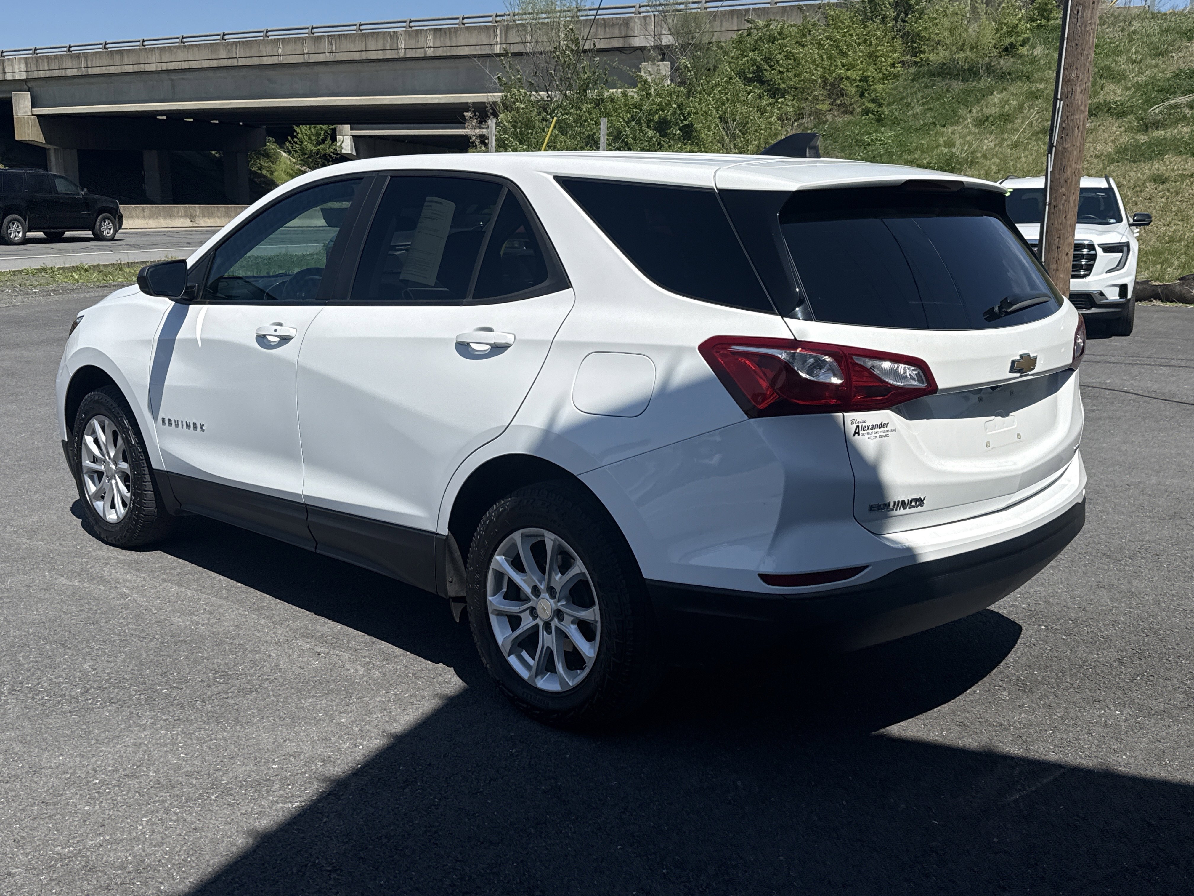 Used 2021 Chevrolet Equinox LS w/ LS Convenience Package AWD/4WD image 8