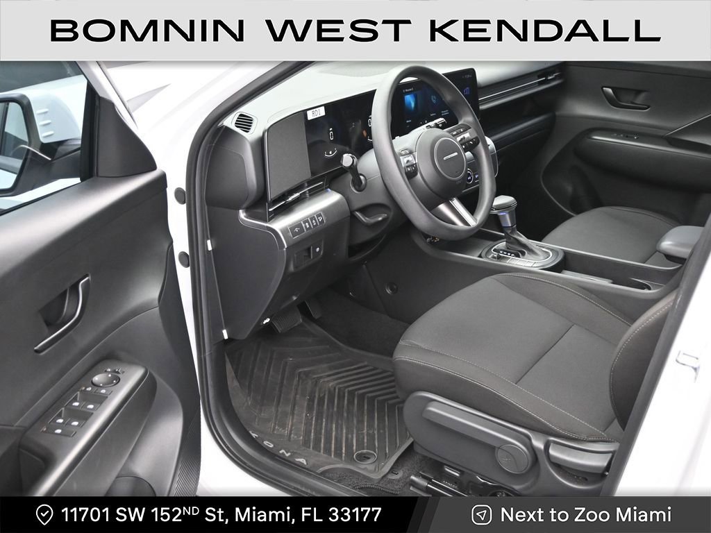 Used 2024 Hyundai Kona SE image 11