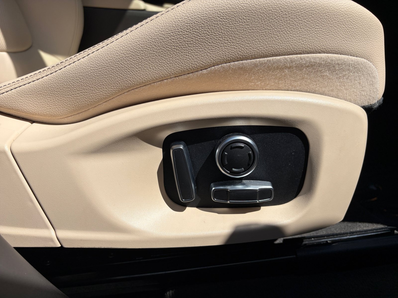 Used 2019 Jaguar F-PACE Prestige AWD/4WD image 30