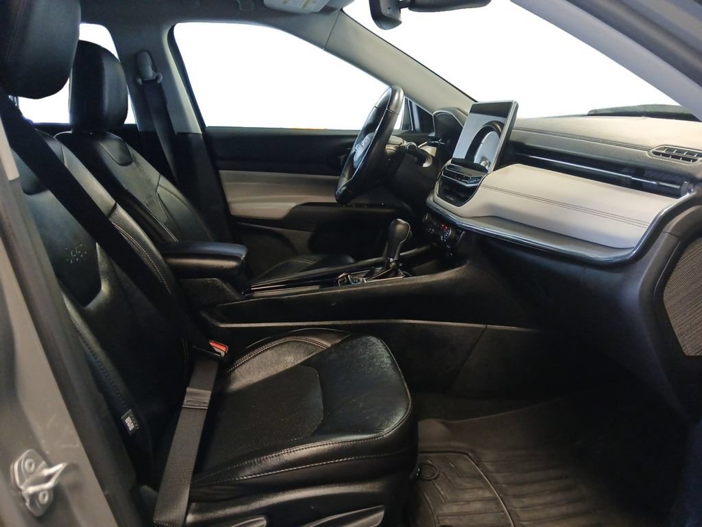 Used 2022 Jeep Compass Limited AWD/4WD image 16