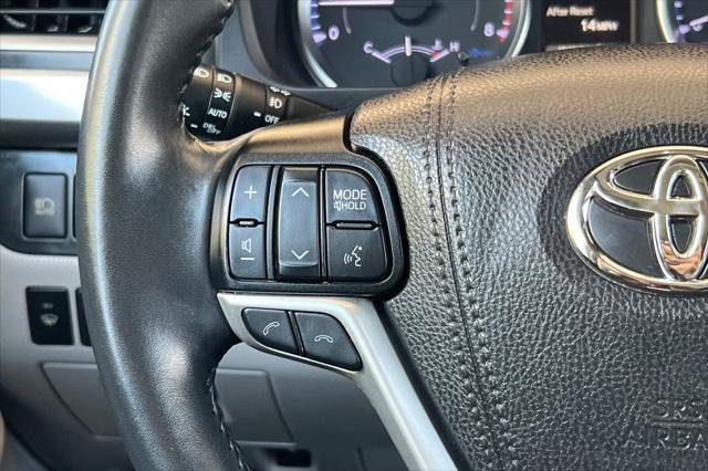 Certified 2019 Toyota Highlander Plus FWD image 26
