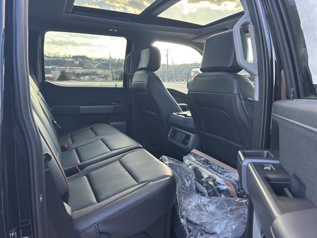 New 2026 Ford F250 Lariat w/ Black Appearance Package image 18