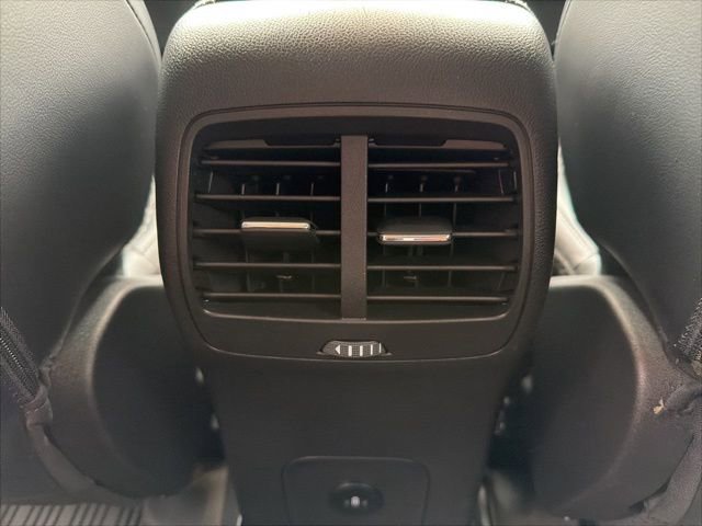 Used 2023 Ford Escape SE w/ Class II Trailer Tow Package image 17