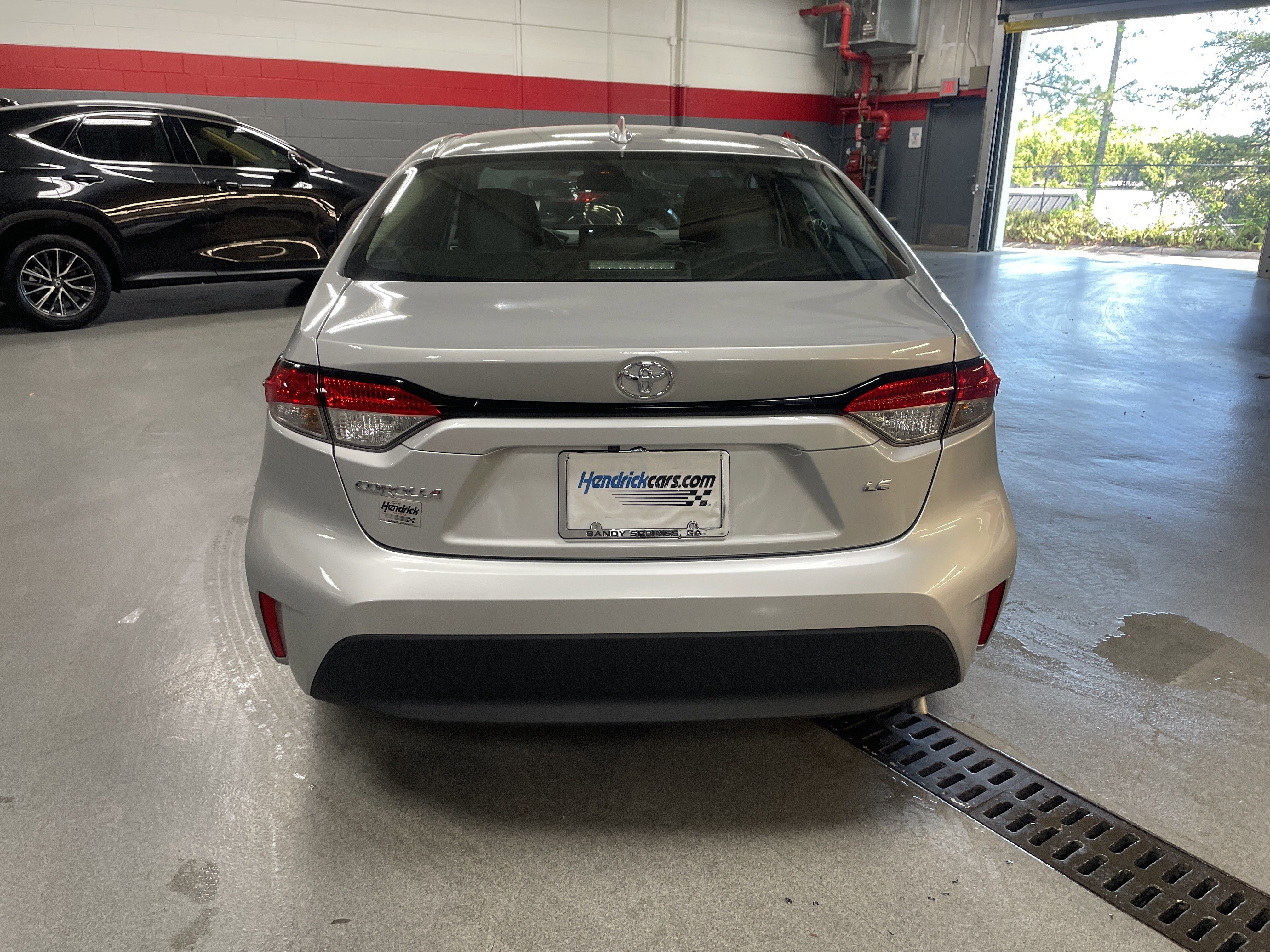 Used 2024 Toyota Corolla LE w/ LE Convenience Package image 9