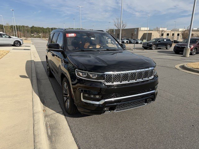 Used 2022 Jeep Grand Wagoneer Series III w/ Rear Seat Video Group 1 image 21