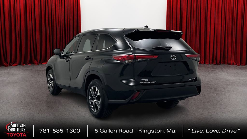 Certified 2023 Toyota Highlander XLE AWD/4WD image 7