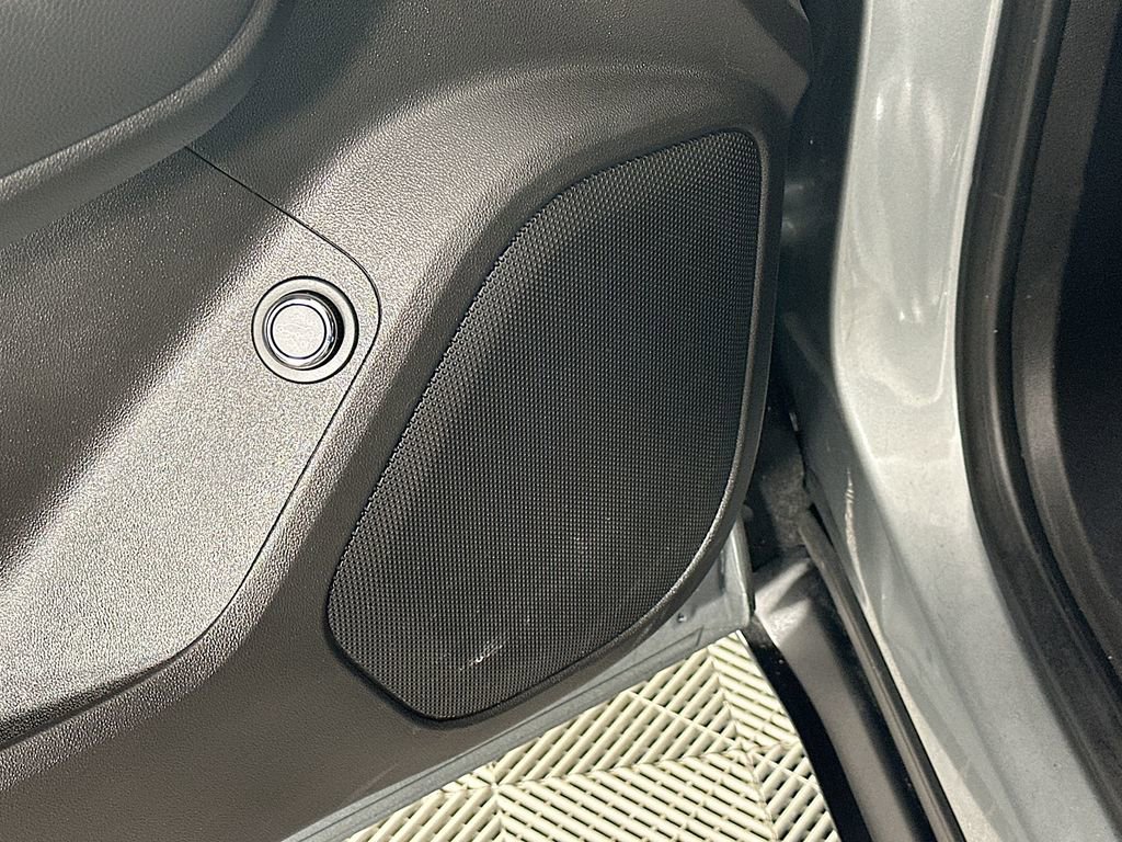 Used 2023 GMC Acadia SLE w/ Driver Convenience Package image 26